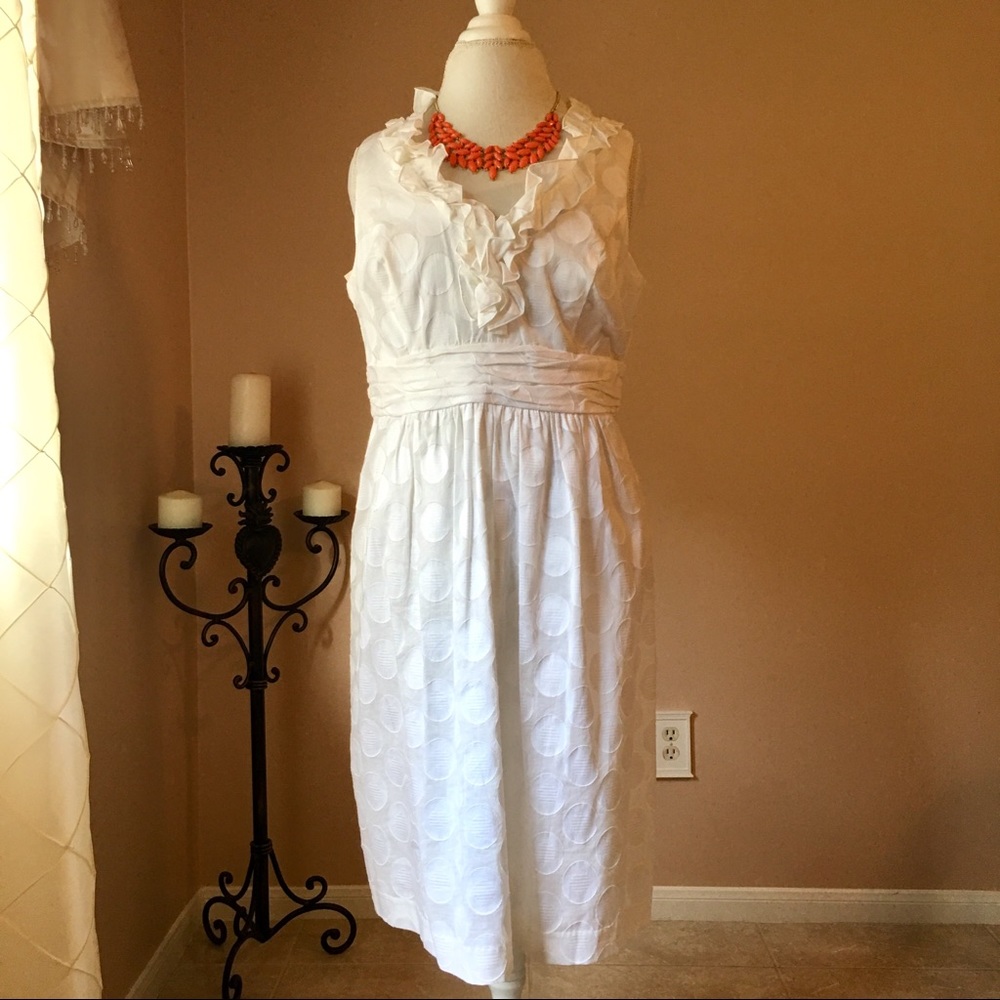 White Sleeveless Dress Ruffle Collar Size 14